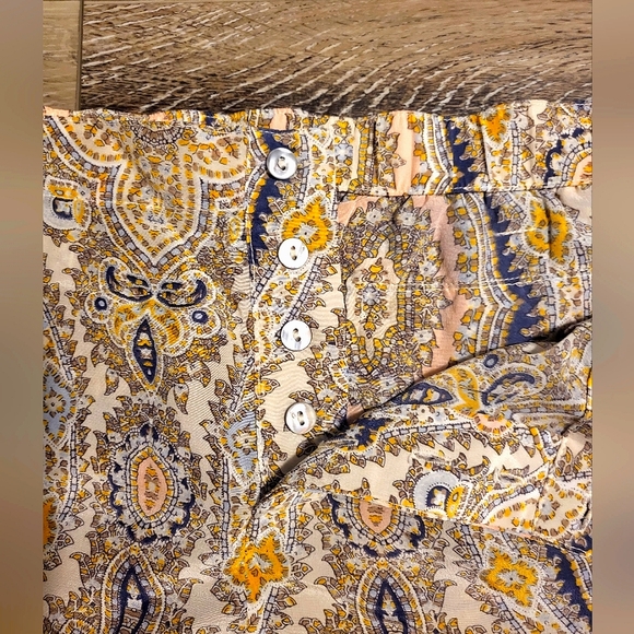 NWOT - Gypsy 05 SZ M silk shorts - Picture 3 of 3